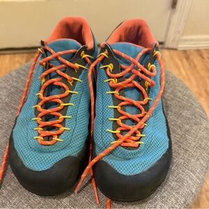 La Sportiva TX3 Approach Shoes - Women's size 9.5
